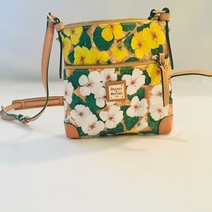 Dooney & Bourke women’s leather crossbody